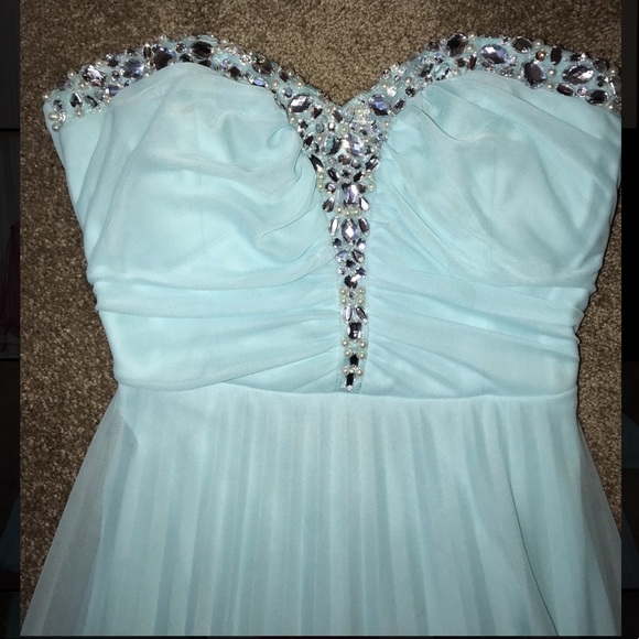 Prom Dress - Picture 2 of 7